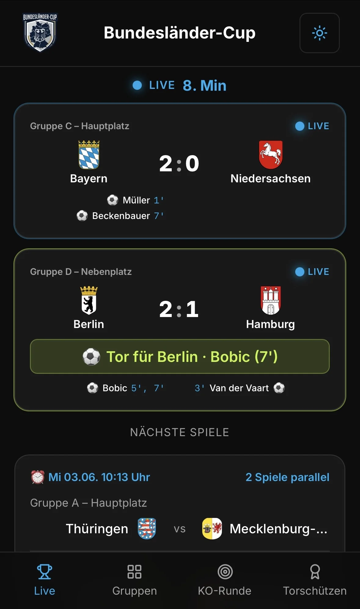 TurnierBuilder Live-Ansicht auf dem Smartphone mit laufenden Spielen, Zwischenständen und Torschützen